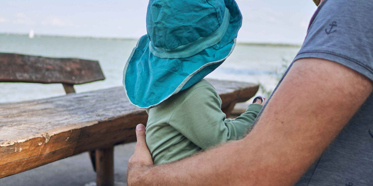BABYS IM SOMMER RICHTIG ANZIEHEN: TIPPS FÜR WARME TAGE