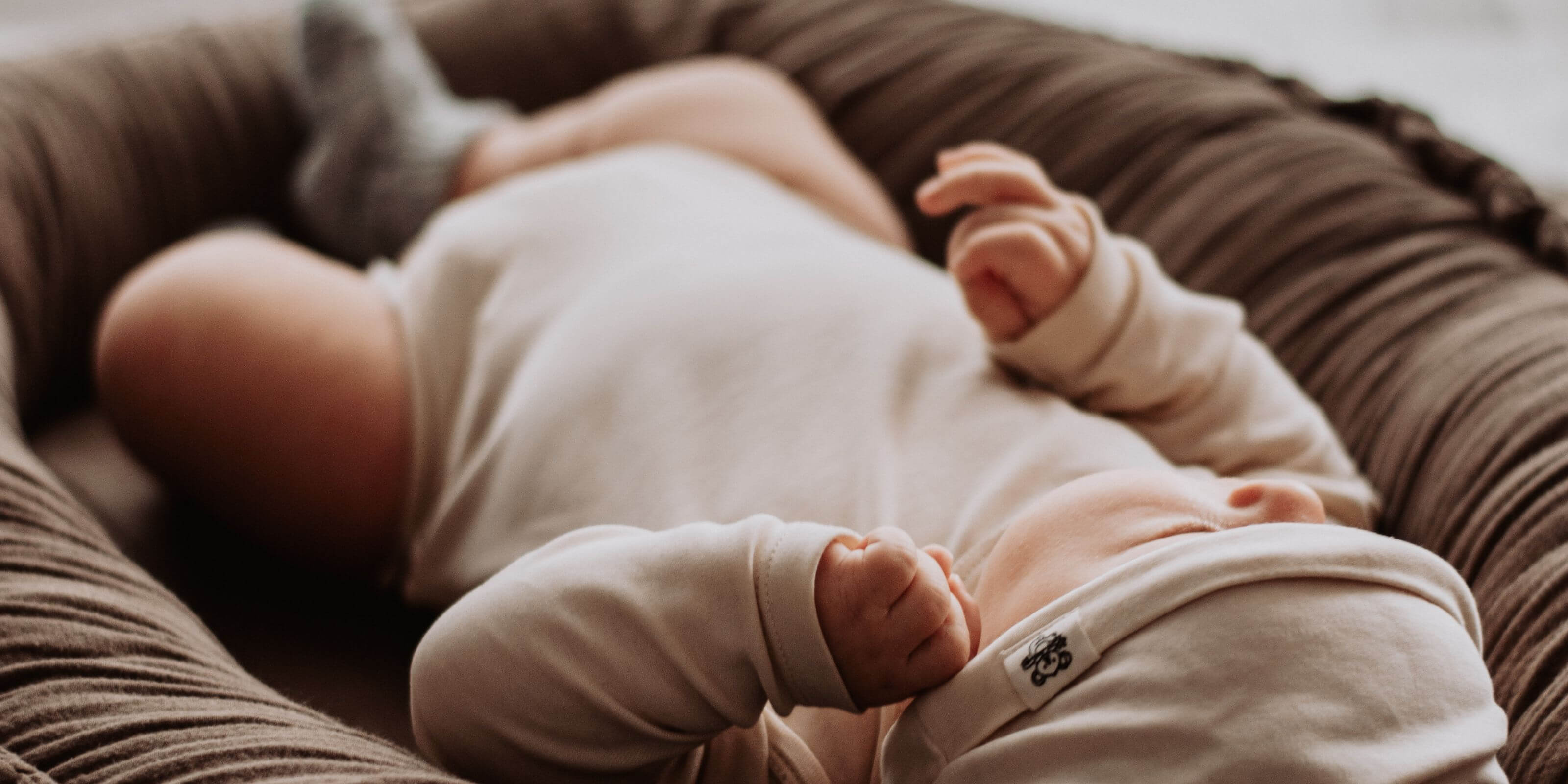 Welches Material ist für Babykleidung und Neugeborene geeignet?